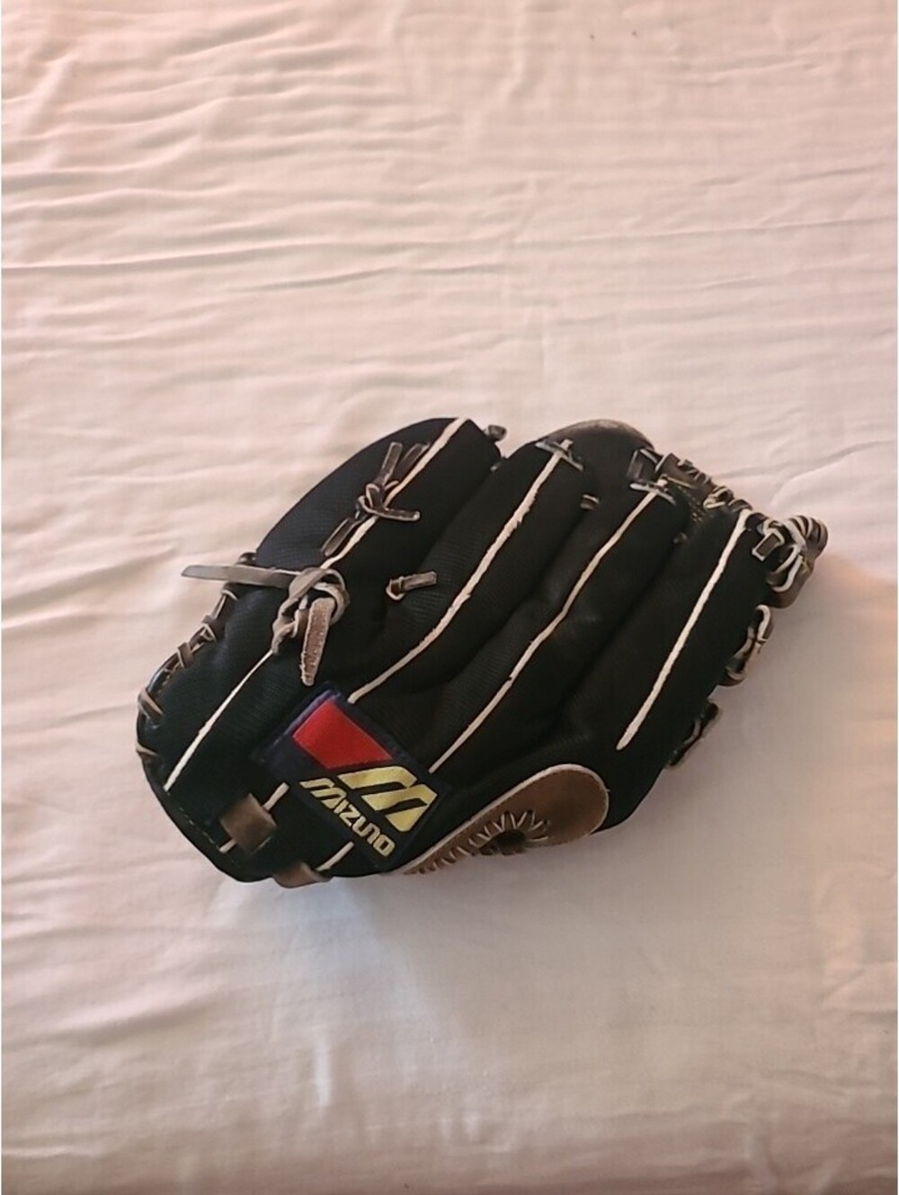 Mizuno MZ133 11" Black Max Flex Full Grain Pro Model RH Throw Baseball Glove